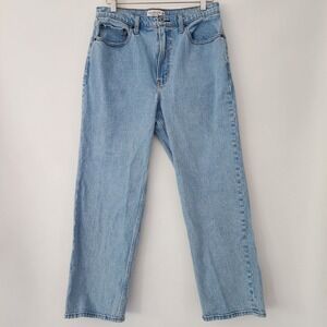 Abercrombie & Fitch The Vintage Straight High Rise light wash jeans size 30 / 10